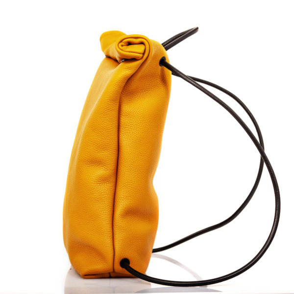 Mochila enrollable en piel ocre amarillo - Cinzia Rossi